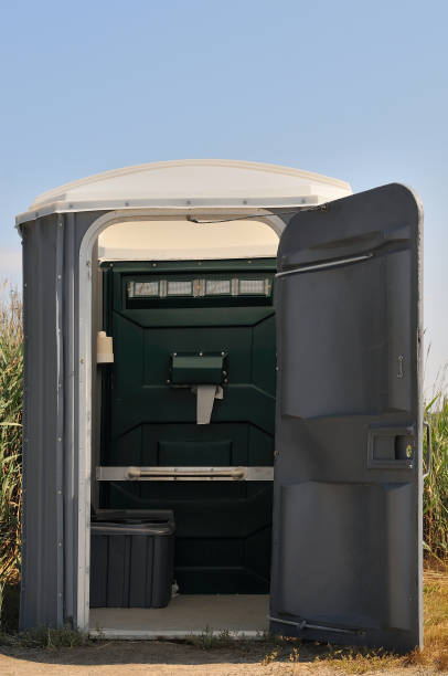 Best Portable bathroom rental  in Melvindale, MI